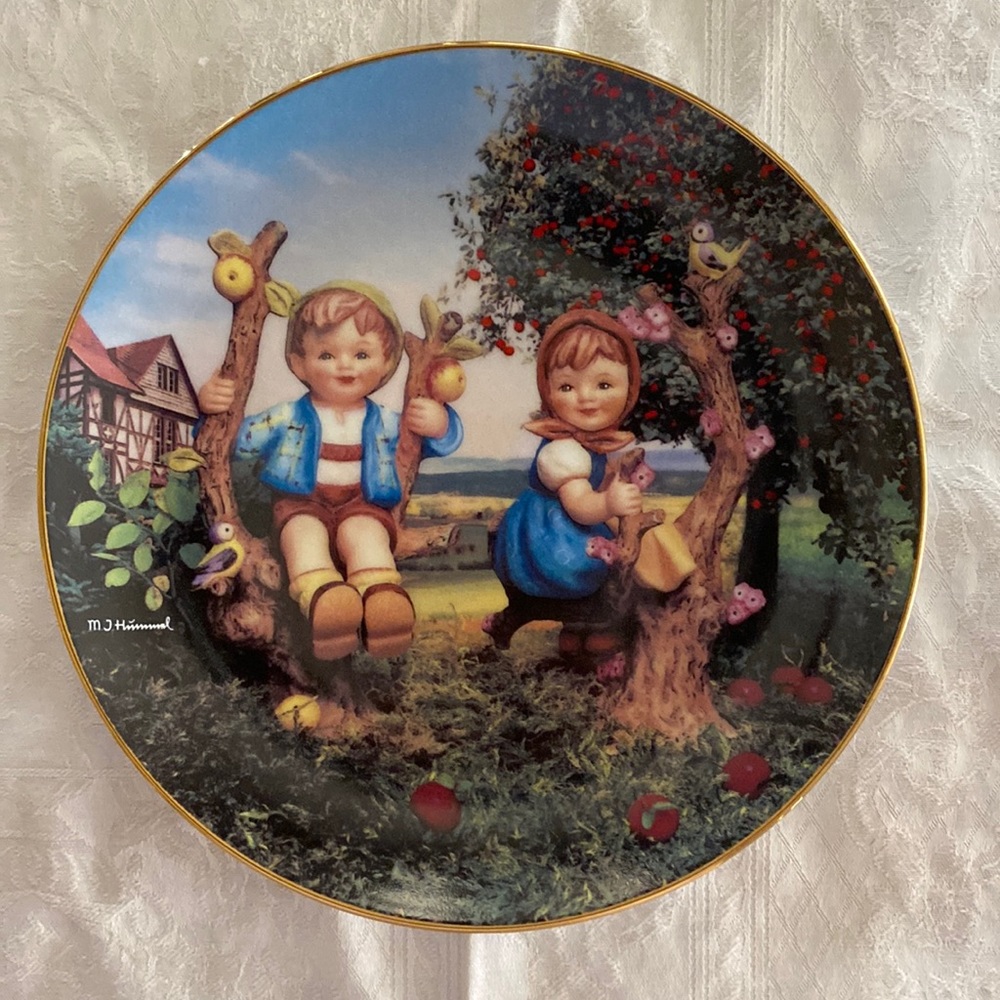 Vintage  1989 M. J. Hummel “Apple Tree Boy & Girl Little Companions Collection
